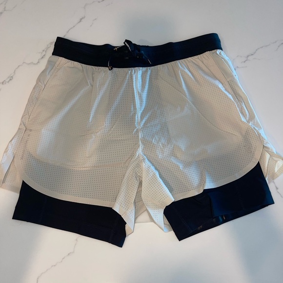 Bandit Running Vento 5" Training Short (Size: M) - Picture 6 of 8